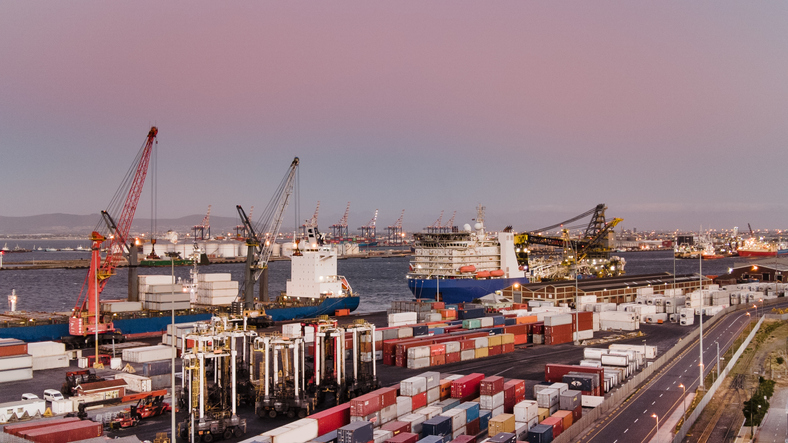 South Africa looks for investors to greenify ports