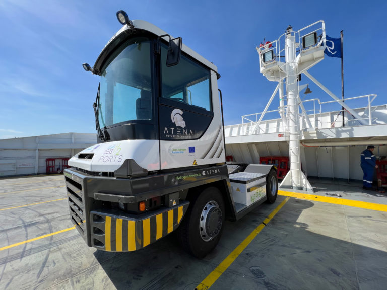 World’s first hydrogen terminal tractor lands at Port of Valencia