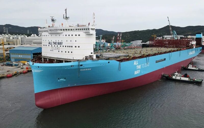 Maersk, Goldwind pen green methanol offtake agreement