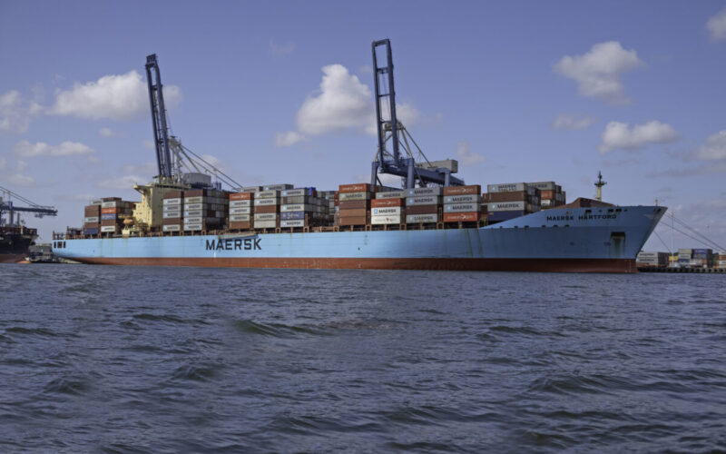 Maersk completes deal for 20 dual-fuel vessels